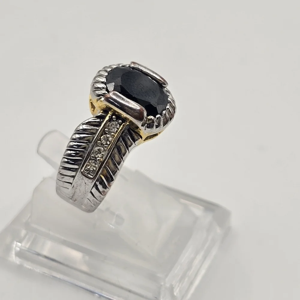 Vintage Two-Tone Cable Twist Statement Ring – Oval Deep Red Garnet Center Stone